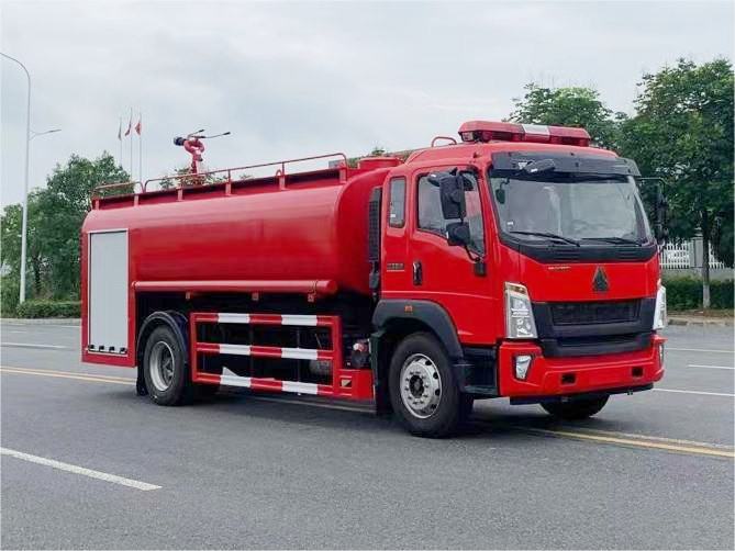 豪沃11噸消防灑水車