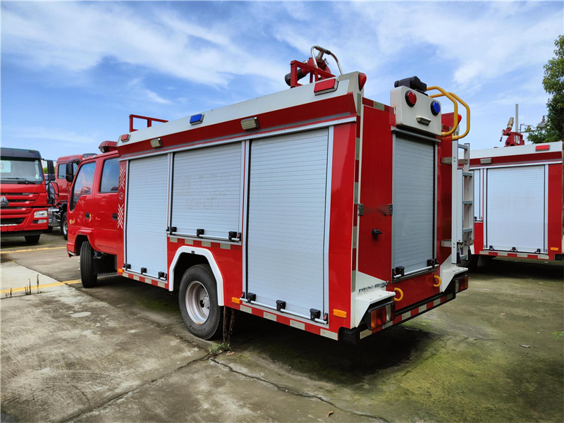 五十鈴2噸泡沫消防車
