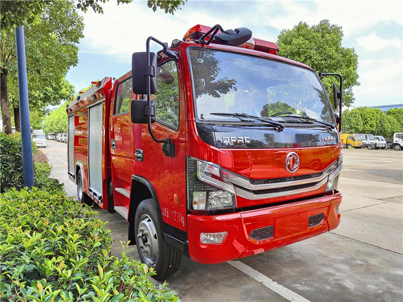 東風(fēng)5噸水罐消防車