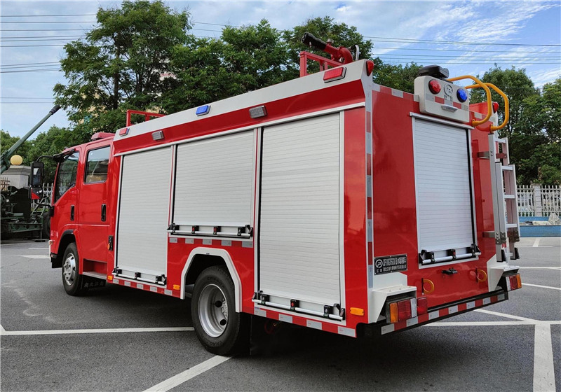 五十鈴3.5噸水罐消防車