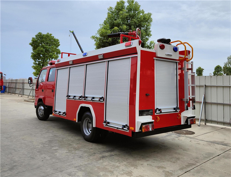 五十鈴2噸泡沫消防車