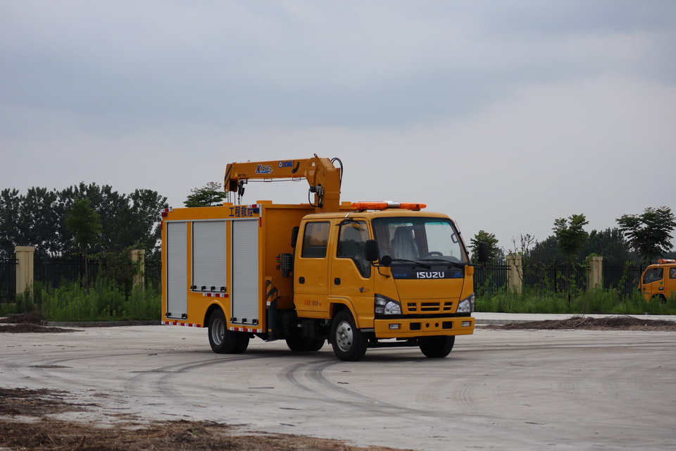 五十鈴排澇救險車