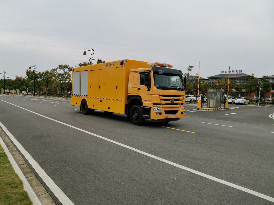 豪沃排澇救險車