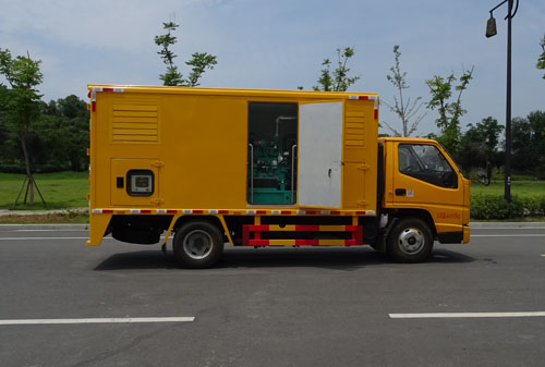 江鈴CLW5040XDYJ6型電源車