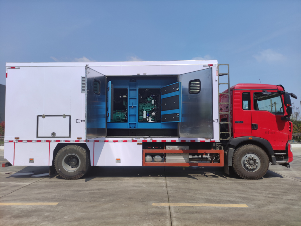 重汽豪沃電源車（4000m3/）小時(shí)