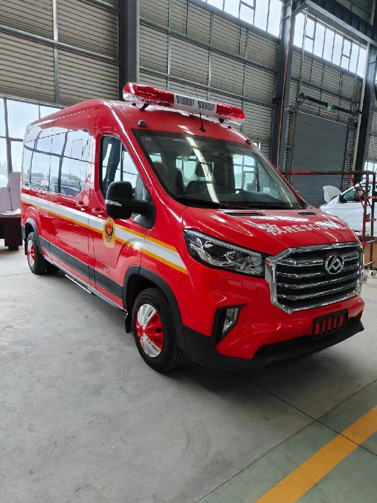 大通運兵車13人