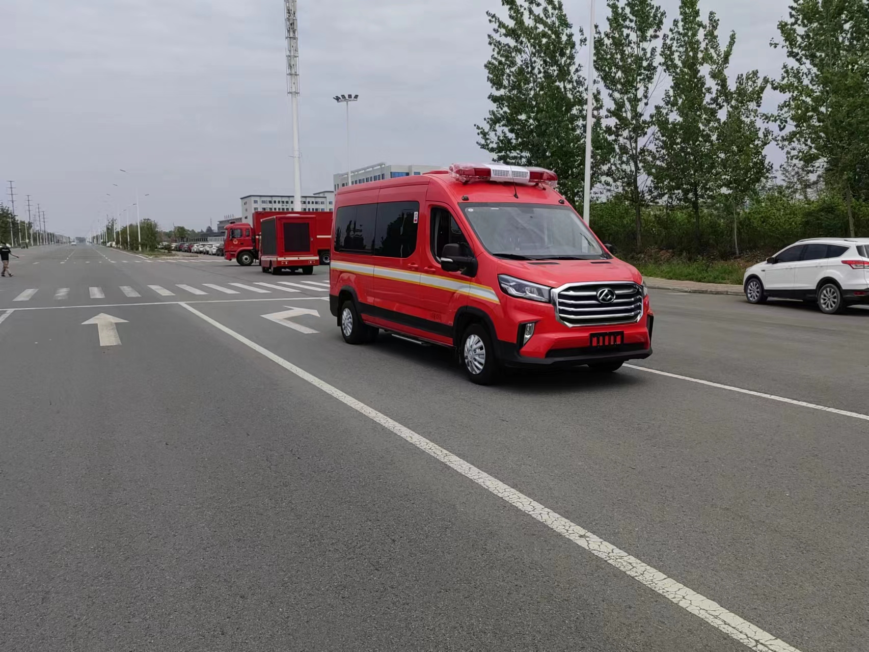 大通運兵車13人