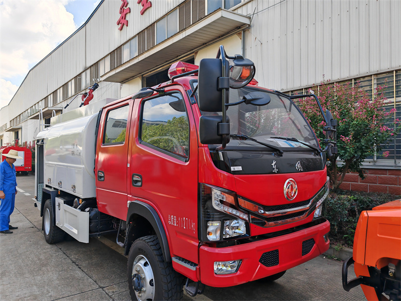 四驅5噸消防灑水車
