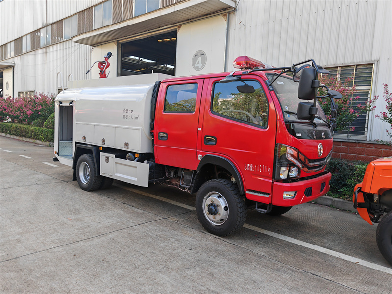 四驅(qū)5噸消防灑水車