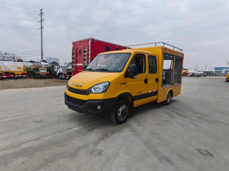 依維柯救險車