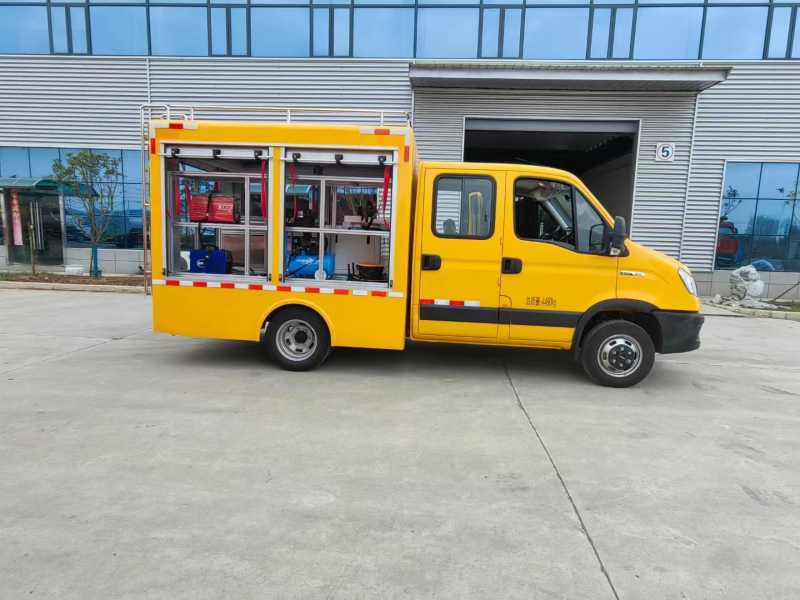 依維柯救險車