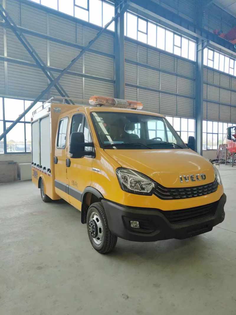 依維柯救險車