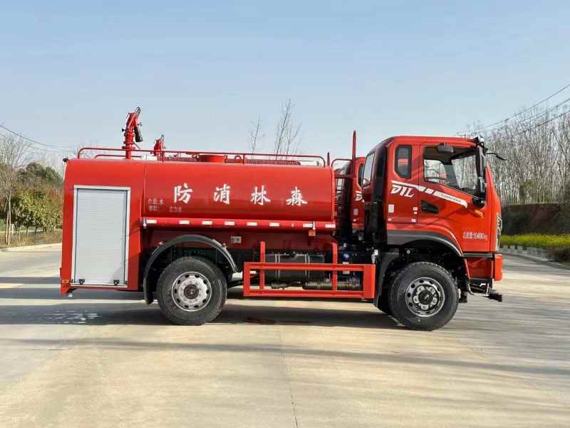 東風四驅森林消防車CLT5102GPSFV6