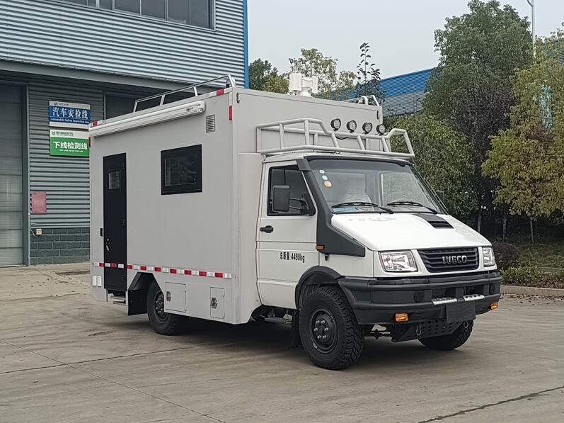 依維柯CL5040XZH6BSX型指揮車