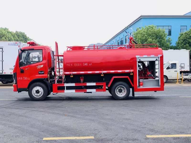 東風(fēng)5噸消防灑水車