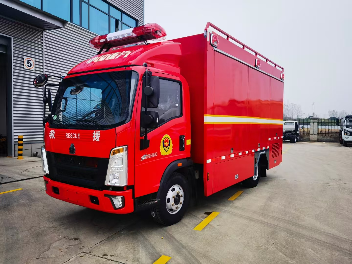 重汽豪沃宣傳消防車6330
