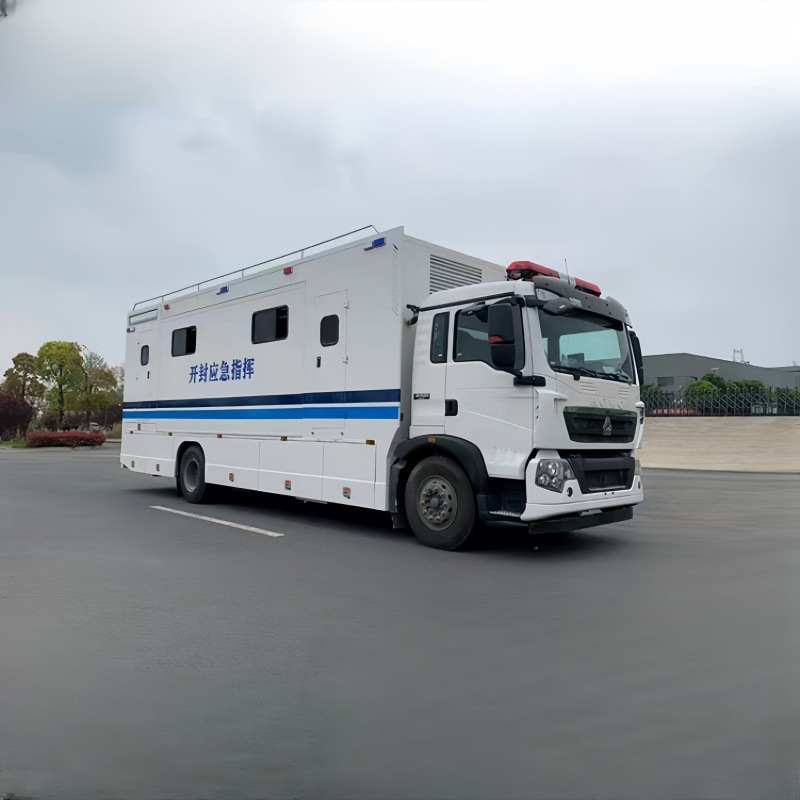 重汽豪沃指揮車